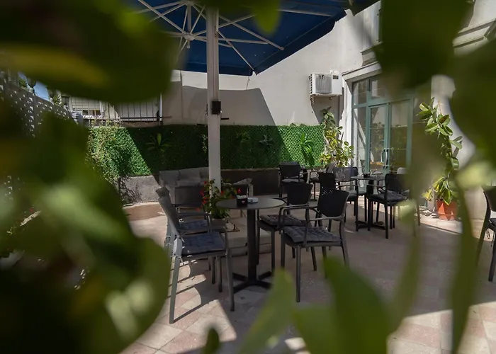 Hotel Liqeni Tirana