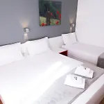 Liqeni 티라나