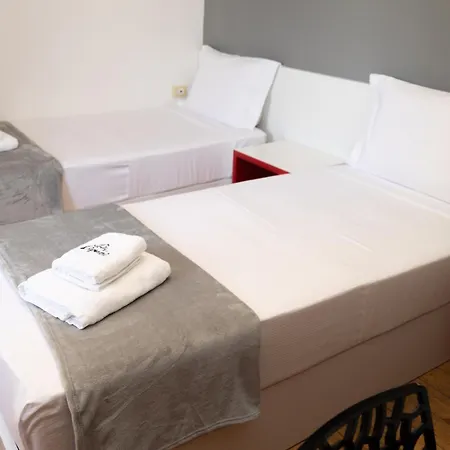 Liqeni 3* Тирана