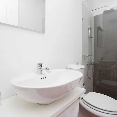 Hotell Liqeni Tirana