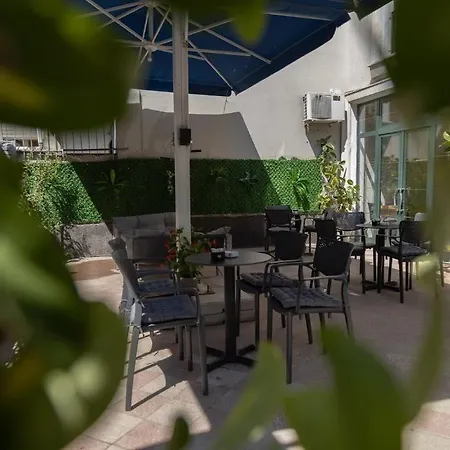 Hotel Liqeni Tirana