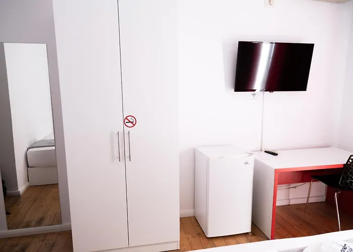 Hotel Liqeni 3*