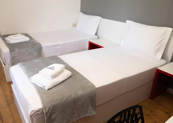 Liqeni 3* Tirana