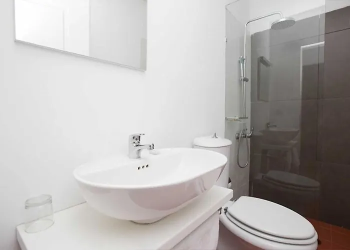 Hotel Liqeni Tirana